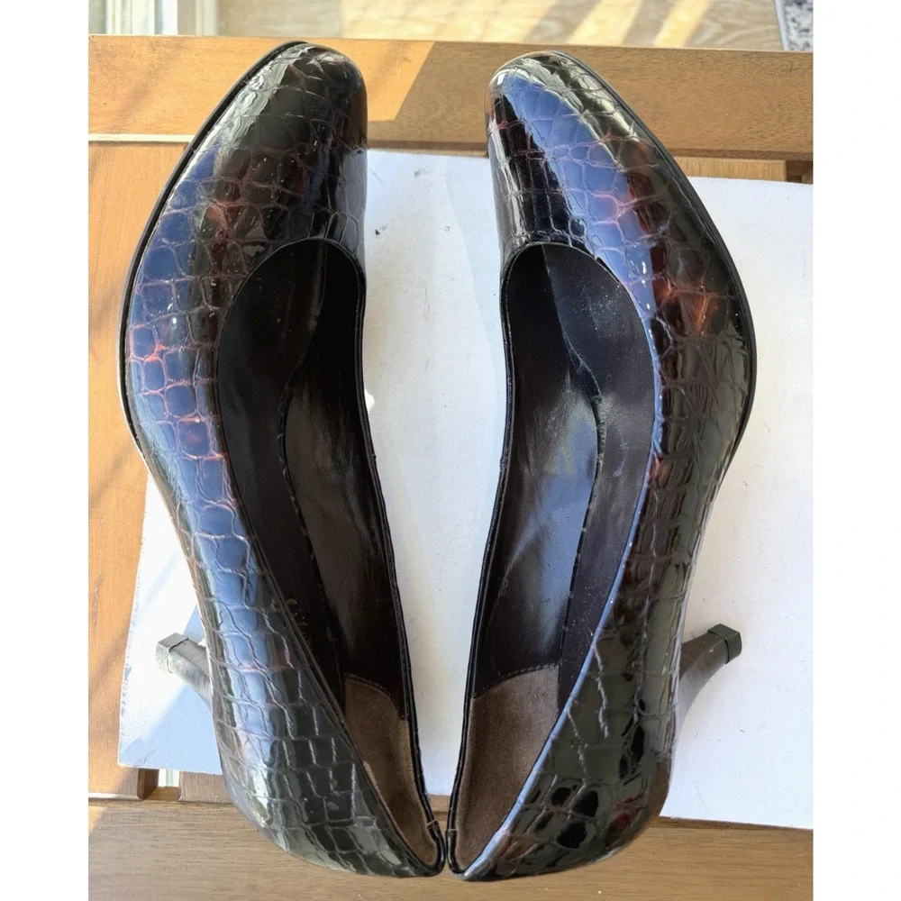 Vintage Handmade Croc Embossed Leather Pumps Brown 2